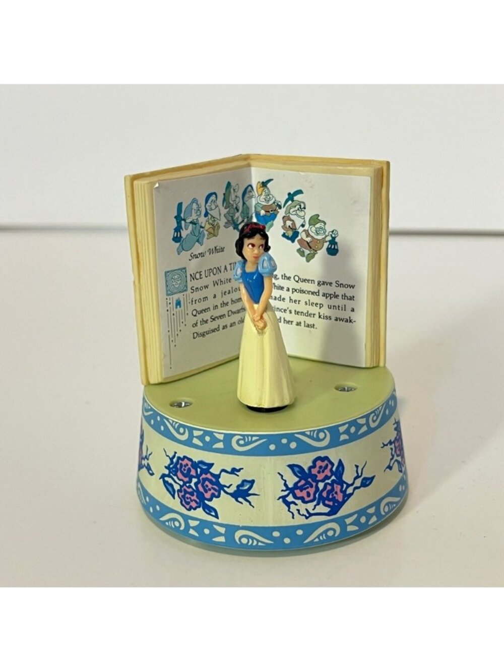 Vintage Snow White Music Box Figurine Mini Schmid Someday My Prince Will Come